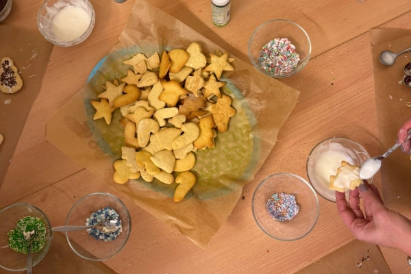 In der Weihnachtsbäckerei...