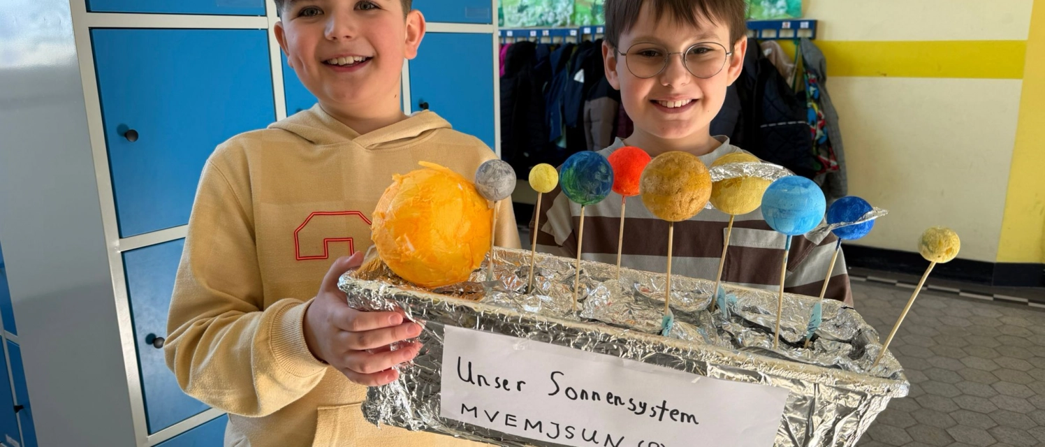 Die Hummeln erforschen das Weltall!